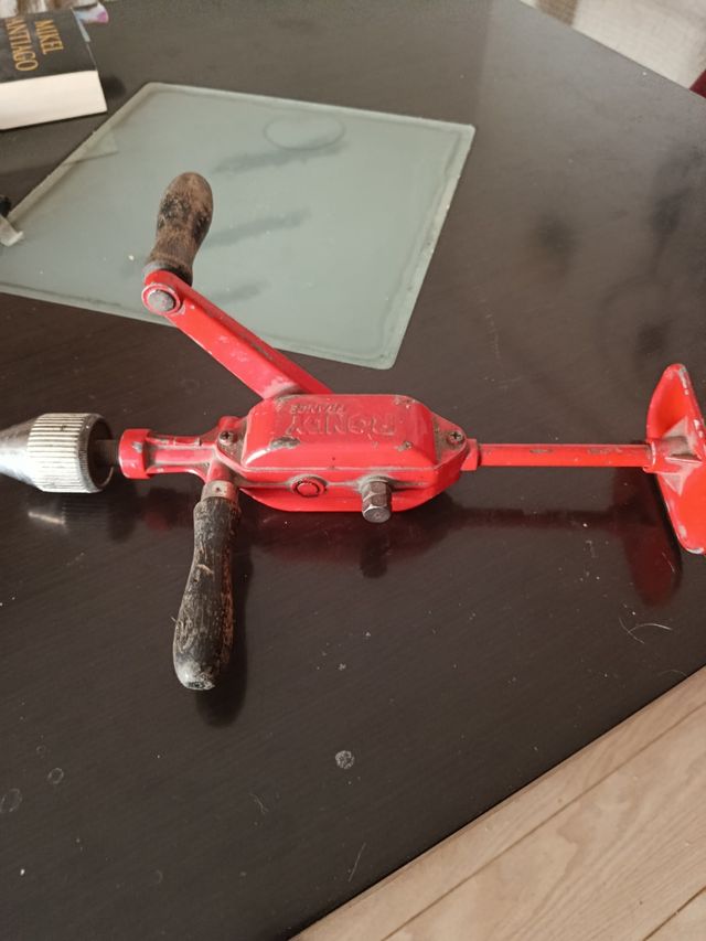 Taladro manual Rondy France antiguo