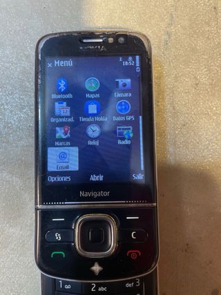 Teléfono Nokia 67 10 navigator