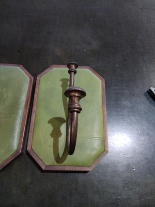 2 Attacapanni antichi in ottone