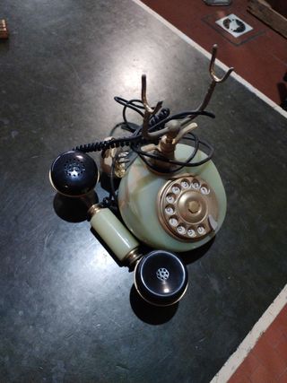 Telefono antico in onice