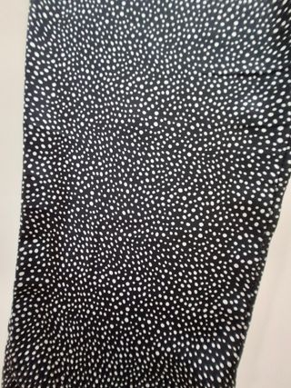 Pantalón negro y blanco de Sfera