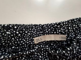 Pantalón negro y blanco de Sfera