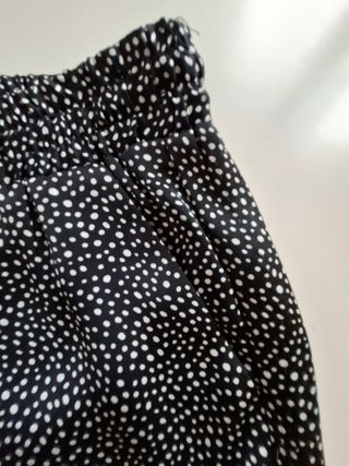Pantalón negro y blanco de Sfera