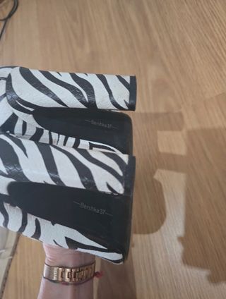 Zapato tacon Berskha 37
