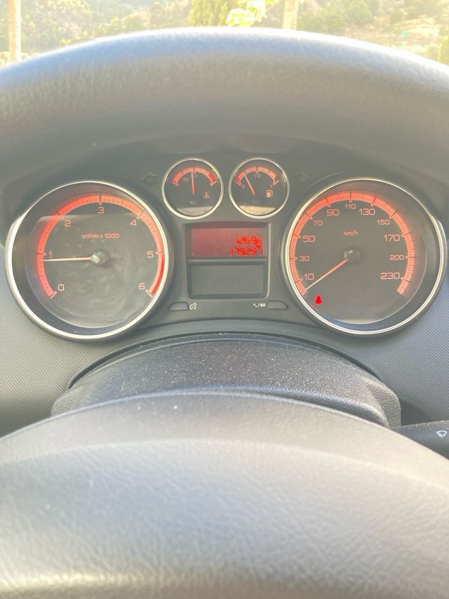 Peugeot 308 2012 1.6 EHDI EXCELENTE