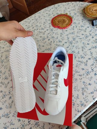 Zapatillas Nike Cortez - Blancas y Rojas