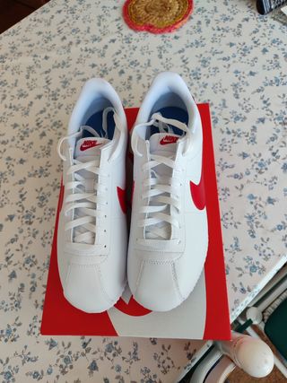 Zapatillas Nike Cortez - Blancas y Rojas