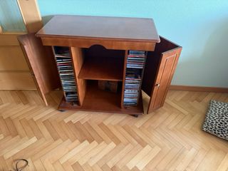 Mueble CD madera marrón