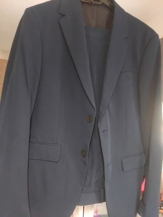Traje ZARA azul - talla 40 y regalo camisa blanca 
