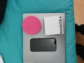 Bolsas y cajas de joyería variada, Tous y Pandora