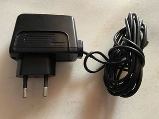 Cargador Nintendo Game Boy Advace SP (no funciona)