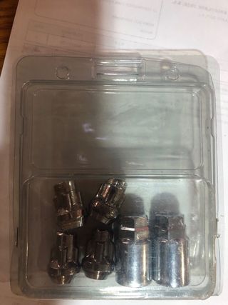 Tornillos Antirrobos para ruedas Renault Arkana