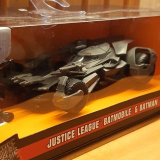 Batmobile & Batman - Justice League