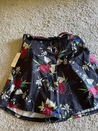Falda pantalon negra estampada flores