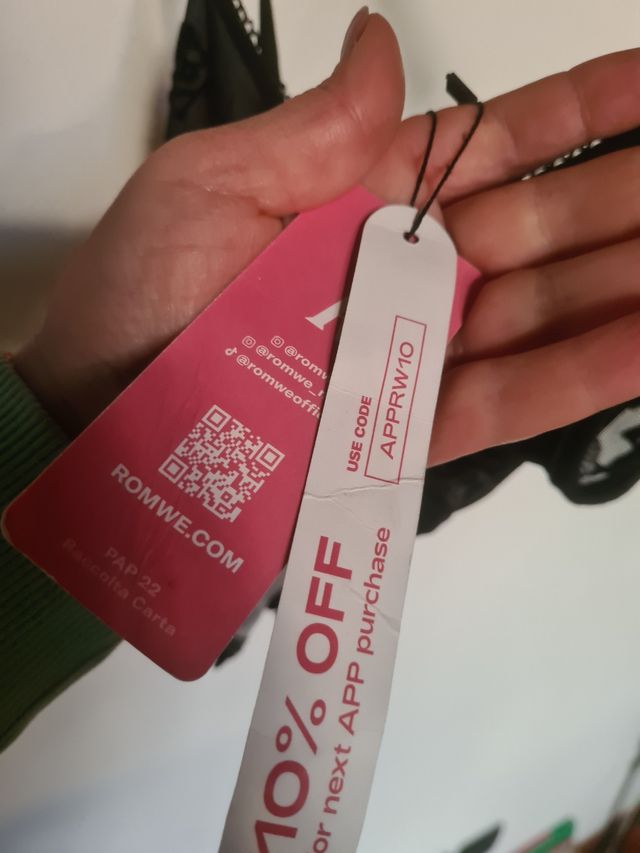 Top velluto nero teschi 