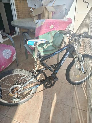 Bicicleta Avigo Downhill 20" usada