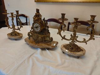 Reloj bronce + candelabros: juego antiguo