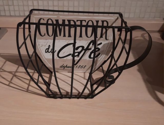Porta capsule di caffè.