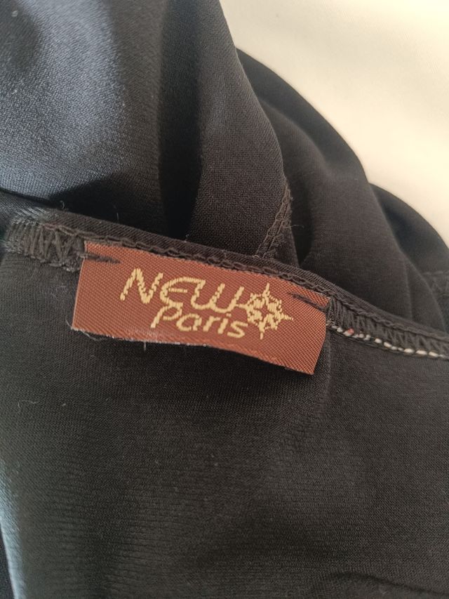 Vestido negro asimétrico