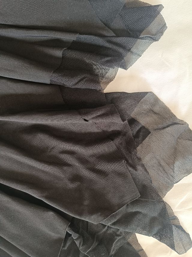 Vestido negro asimétrico