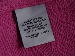 Colcha cubrecama. 1,90 x 2,60 cms. y cojín.