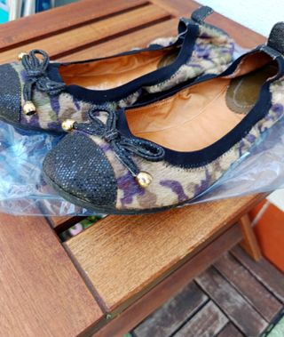 Manoletinas bailarinas café noir camuflaje talla 4