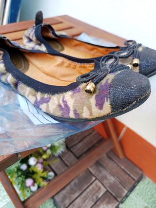 Manoletinas bailarinas café noir camuflaje talla 4