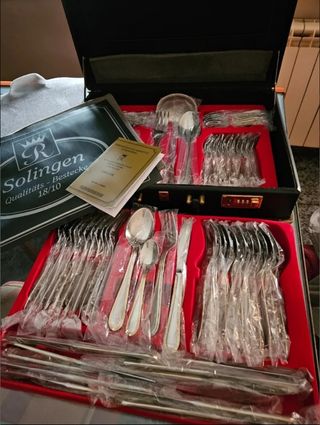 Cubertería Solingen filo oro 24 piezas