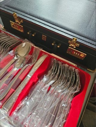 Cubertería Solingen filo oro 24 piezas