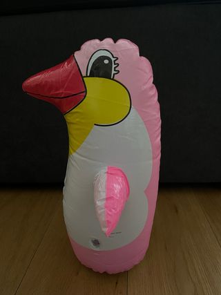 Pingüino hinchable rosa