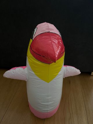 Pingüino hinchable rosa