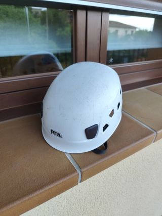 Casco Petzl panga.