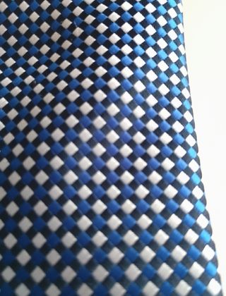 Corbata azul sin estrenar.