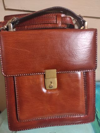 Borsa/valigetta con tracolla regolabile in pelle