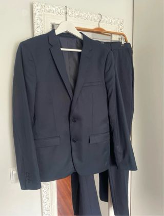 Traje azul marino