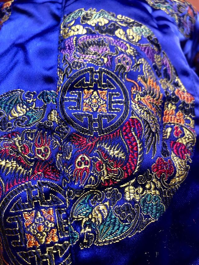 top crop o chaleco satinado oriental