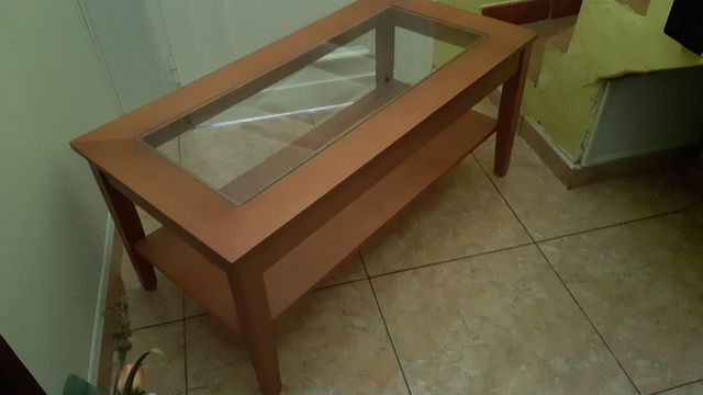 Mesa de salon fabricada en madera