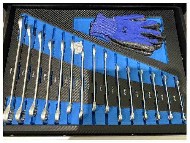 carro de taller con herramientas