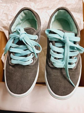 ZAPATILLAS de VANS NÚM 36 CHICA