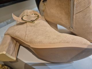 Botines color beige o camel