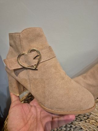 Botines color beige o camel