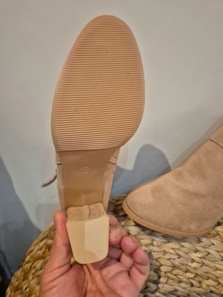 Botines color beige o camel