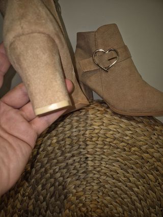 Botines color beige o camel