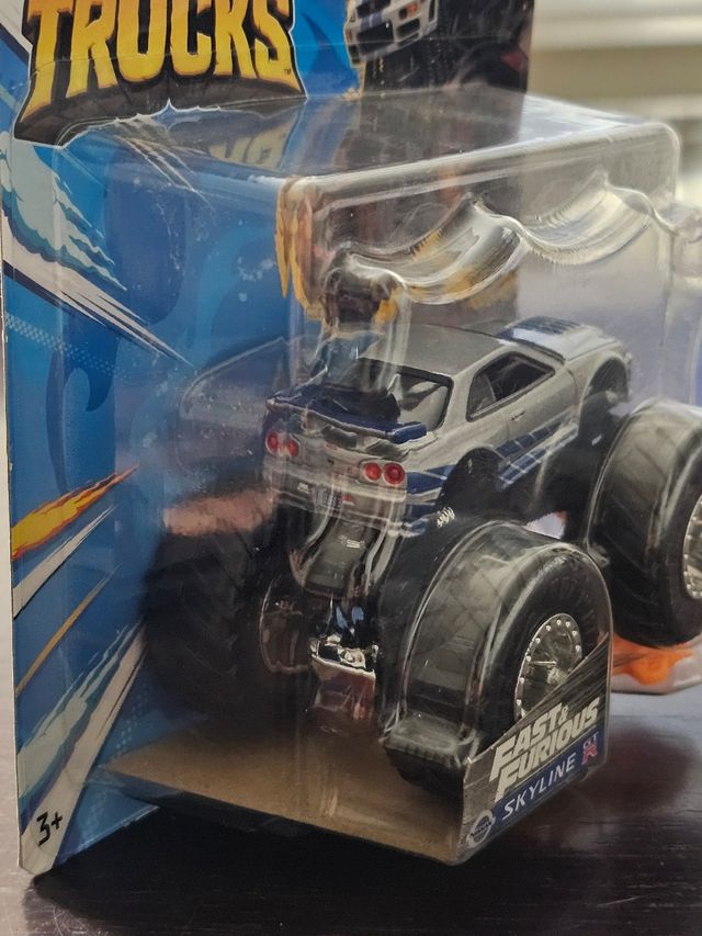 Hot Wheels Monster Trucks Nissan Skyline