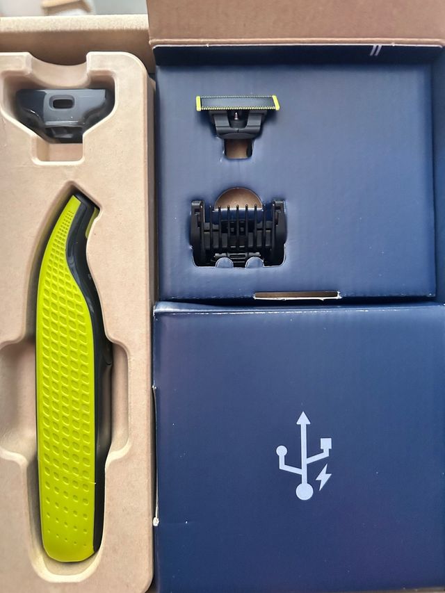 Corta Pelo Philips ( L8 )