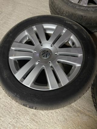 4 Llantas Volkswagen 15" en perfecto estados