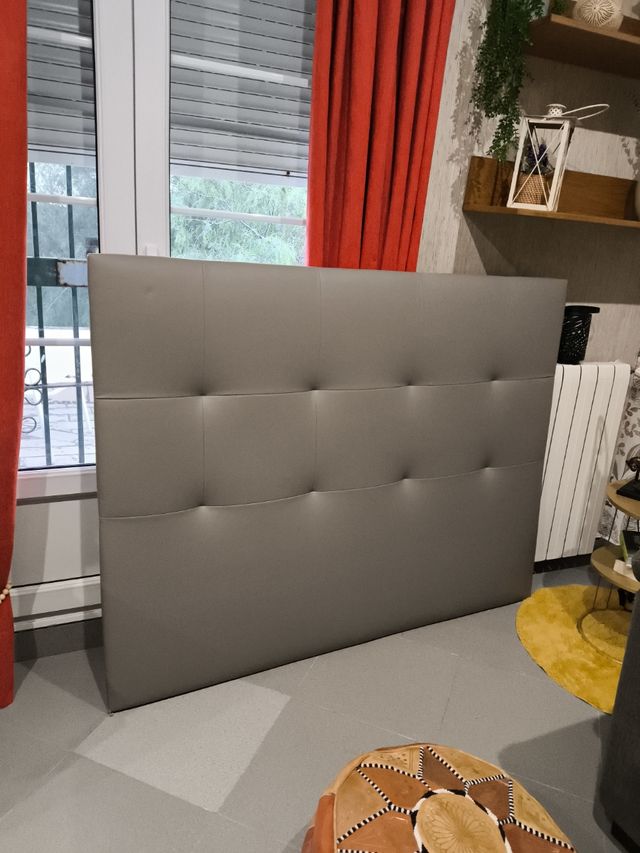 Cabecero de 1,50 de diseño.