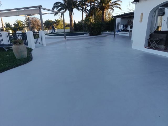 Microcemento: suelos y piscinas