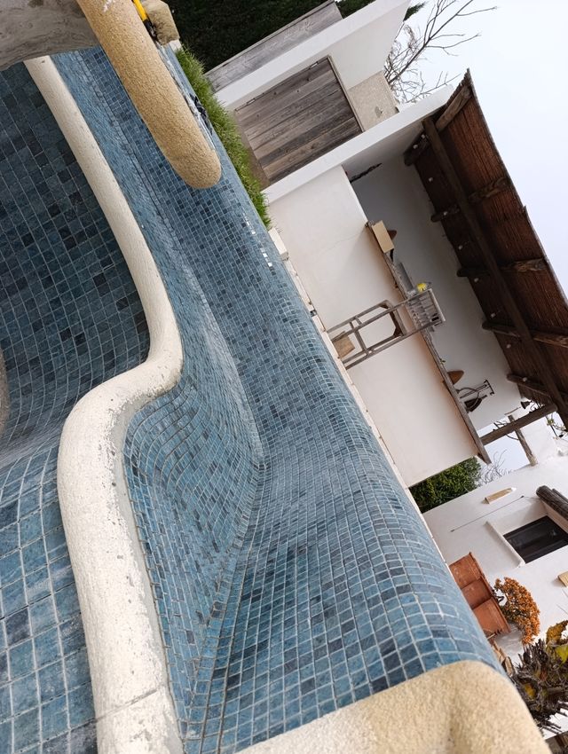 Microcemento: suelos y piscinas