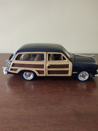 Modellino Ford Woody Wagon 1949